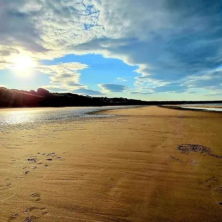 Beachside - Part Of The The Bay Village With Pool, Gym And Direct Access, Pub, Restaurant, Tennis And Meadows Walks