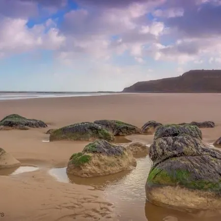 Beachside - Part Of The The Bay Village With Pool, Gym And Direct Access, Pub, Restaurant, Tennis And Meadows Walks