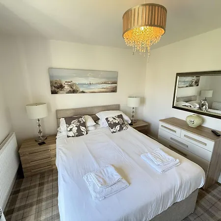 Beachside - Part Of The The Bay Village With Pool, Gym And Direct Access, Pub, Restaurant, Tennis And Meadows Walks 펜션 *