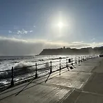 別荘 Beachside - Part Of The The Bay Village With Pool, Gym And Direct Access, Pub, Restaurant, Tennis And Meadows Walks *