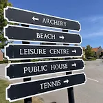 Beachside - Part Of The The Bay Village With Pool, Gym And Direct Access, Pub, Restaurant, Tennis And Meadows Walks * ファイリー
