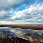 別荘 Beachside - Part Of The The Bay Village With Pool, Gym And Direct Access, Pub, Restaurant, Tennis And Meadows Walks ファイリー