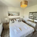Beachside - Part Of The The Bay Village With Pool, Gym And Direct Access, Pub, Restaurant, Tennis And Meadows Walks 別荘 *