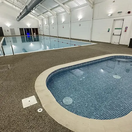 Beachside - Part Of The The Bay Village With Pool, Gym And Direct Access, Pub, Restaurant, Tennis And Meadows Walks