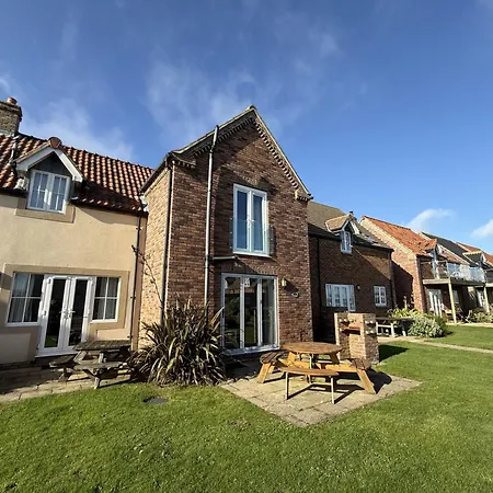 Beachside - Part Of The The Bay Village With Pool, Gym And Direct Access, Pub, Restaurant, Tennis And Meadows Walks Hébergement de vacances Filey