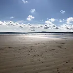 Beachside - Part Of The The Bay Village With Pool, Gym And Direct Access, Pub, Restaurant, Tennis And Meadows Walks Filey