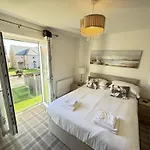Beachside - Part Of The The Bay Village With Pool, Gym And Direct Access, Pub, Restaurant, Tennis And Meadows Walks Holiday home