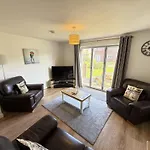 Beachside - Part Of The The Bay Village With Pool, Gym And Direct Access, Pub, Restaurant, Tennis And Meadows Walks *