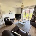 Beachside - Part Of The The Bay Village With Pool, Gym And Direct Access, Pub, Restaurant, Tennis And Meadows Walks * Filey